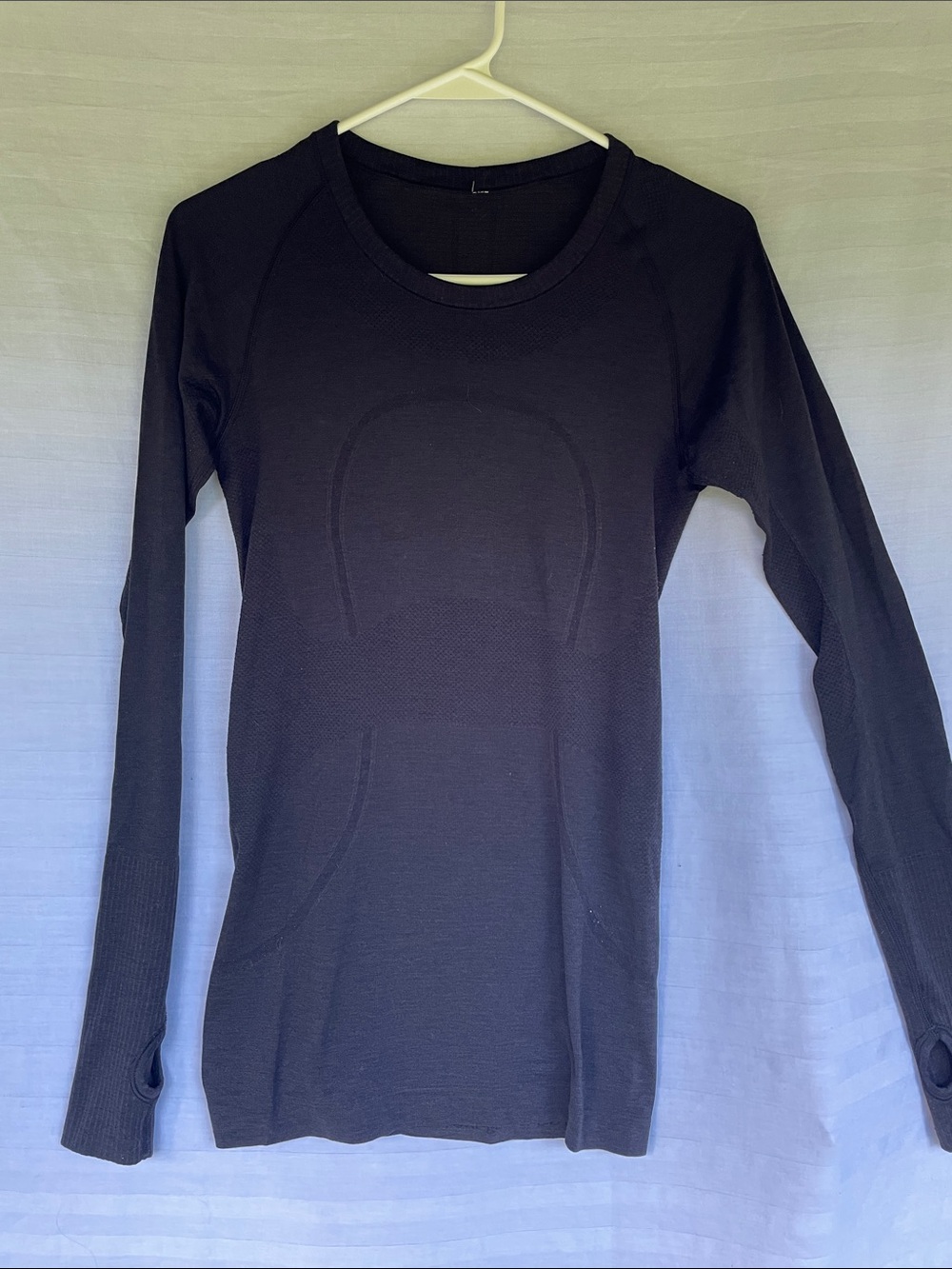 lululemon athletica Swiftly Black Long-Sleeve Seamless Crew Top